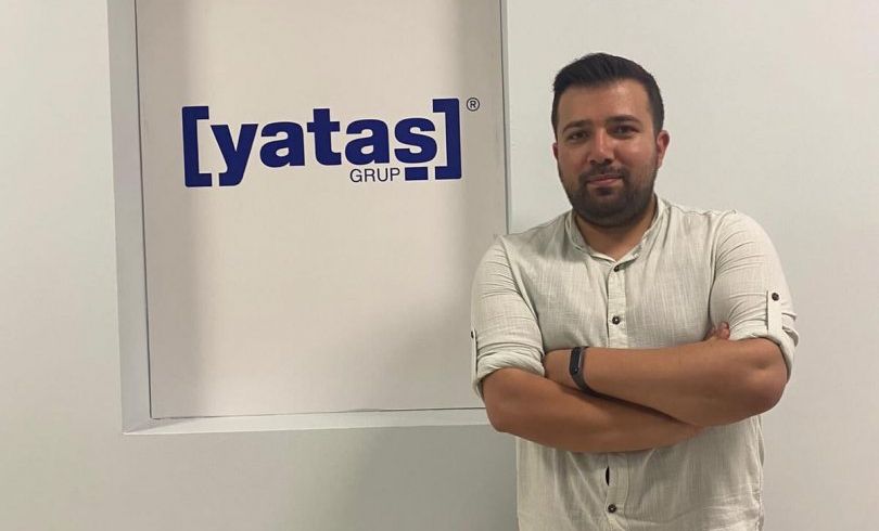 Mezunlarımızdan Mehmet Özkan Yataş'da Üretim Mühendisi olarak işe başlamıştır. Eğitim hayatındaki başarılarının kariyerinde de devam etmesini diler, Mehmet Özkan'ı tebrik ederiz.